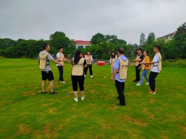 遠(yuǎn)程監(jiān)控,報(bào)警巡邏,清機(jī)加鈔,清分整點(diǎn),憑證寄庫(kù),頭寸箱寄庫(kù),商鋪安保,智能家居